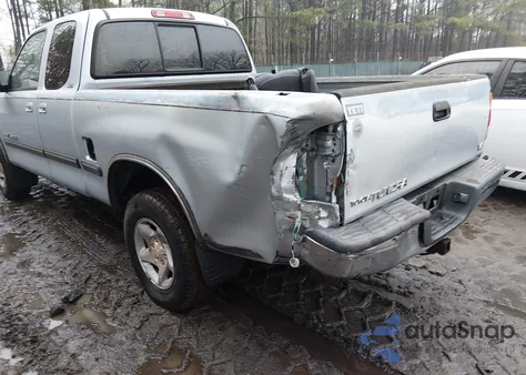 2000 Toyota Tundra Sr5 V8 z USA, uszkodzony, nr VIN 5TBRT3418YS112419